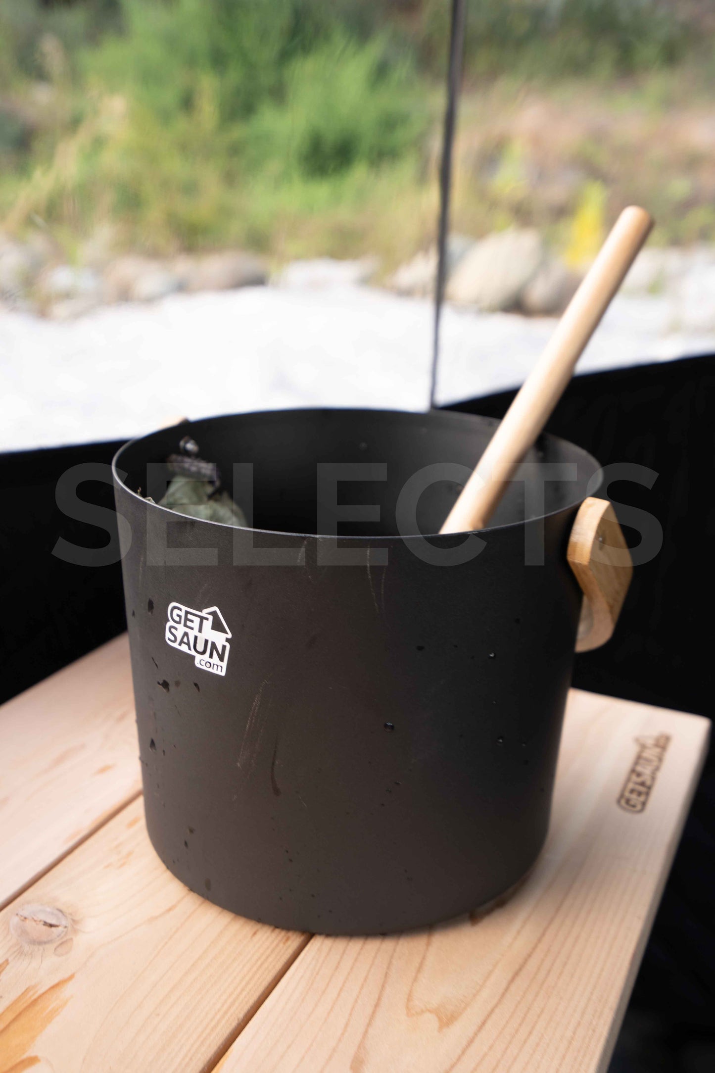 Bucket and ladle set