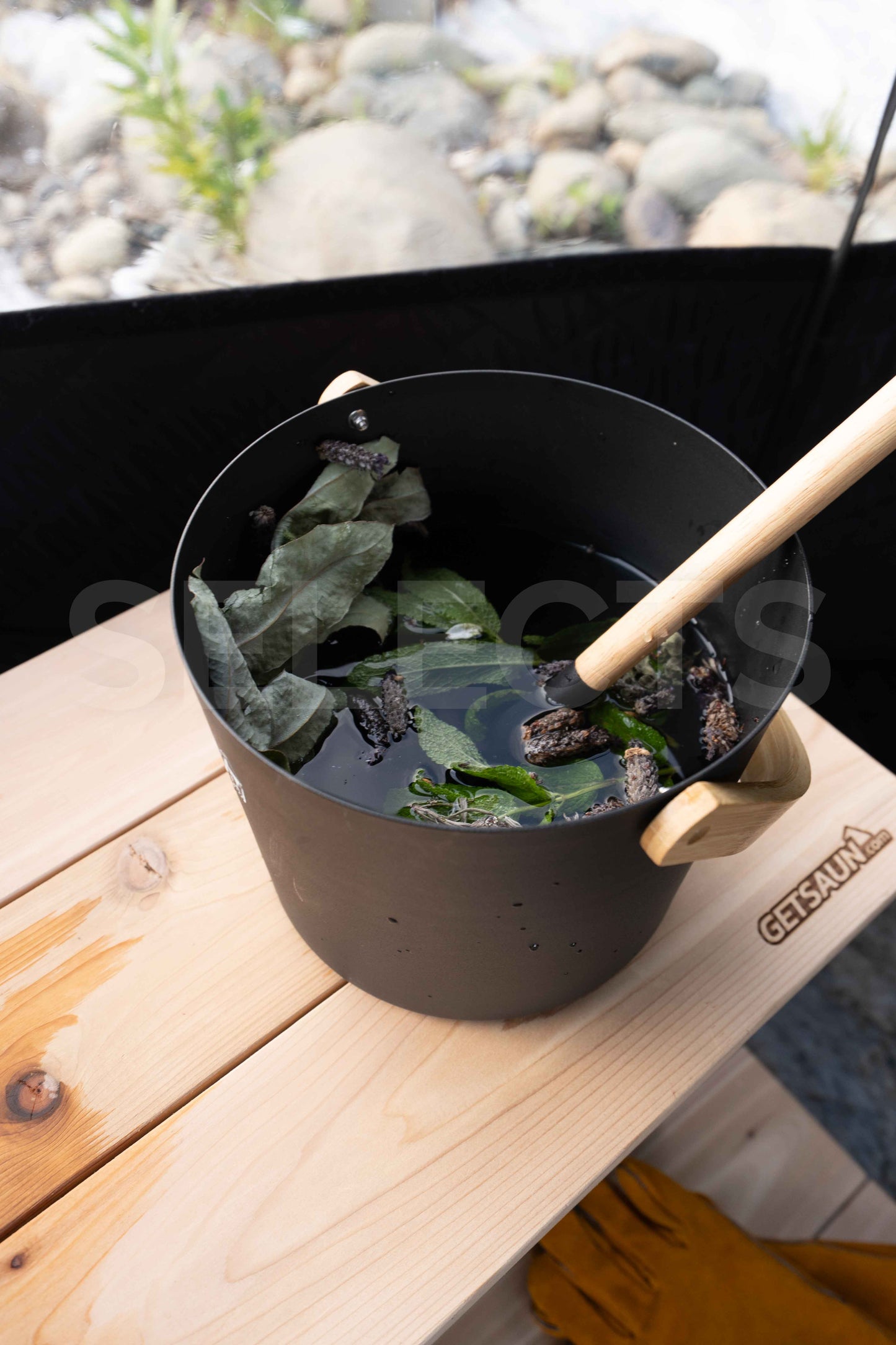 Bucket and ladle set